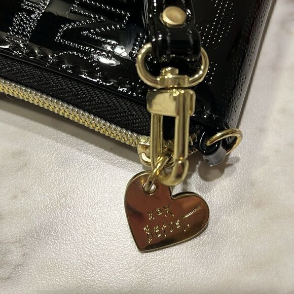 Betsy Johnson Black & Gold Large Patent Leather Wristlet - Picture 3 of 8
